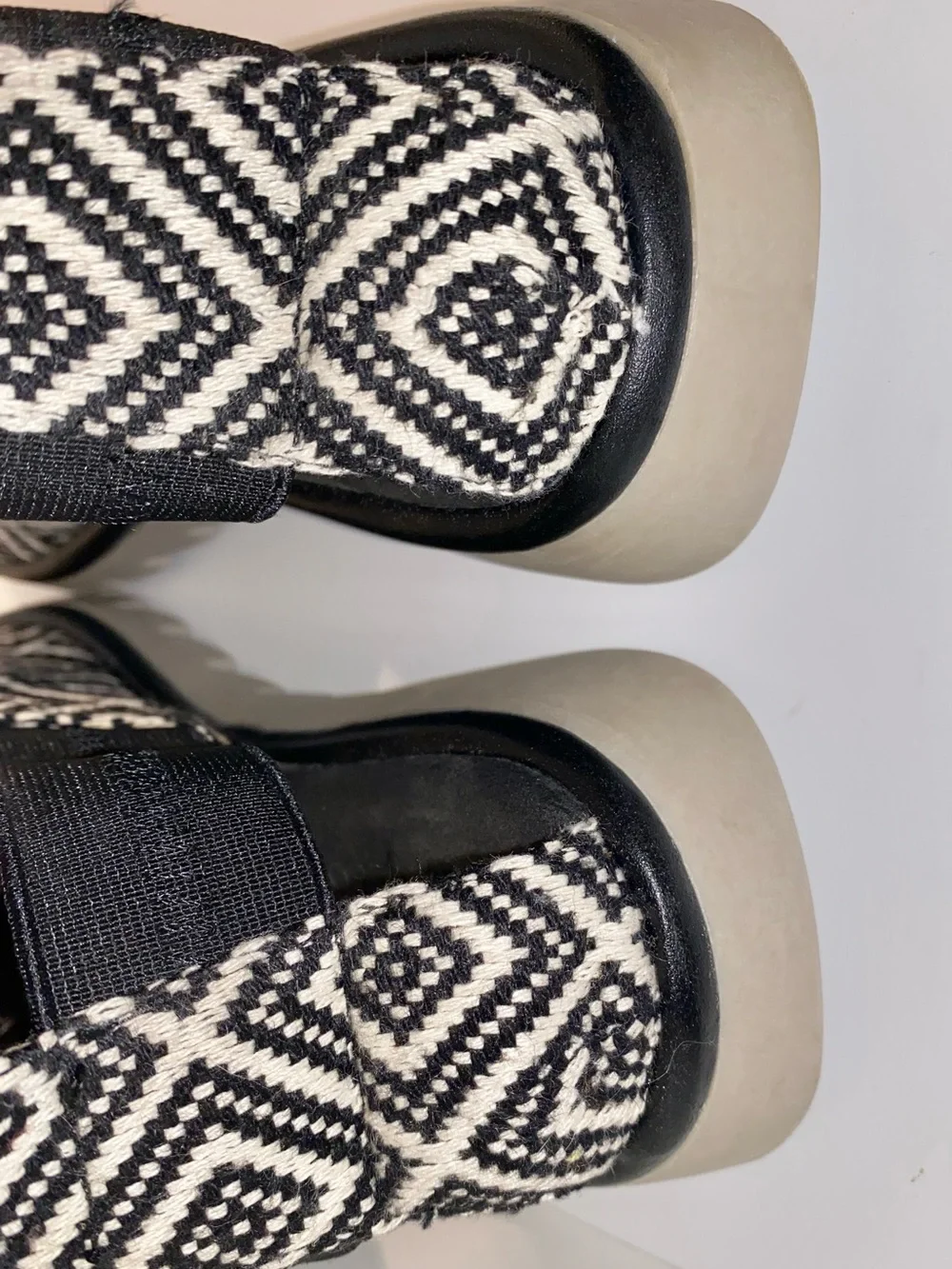 Skechers Black & White Geometric Slip-On Mules